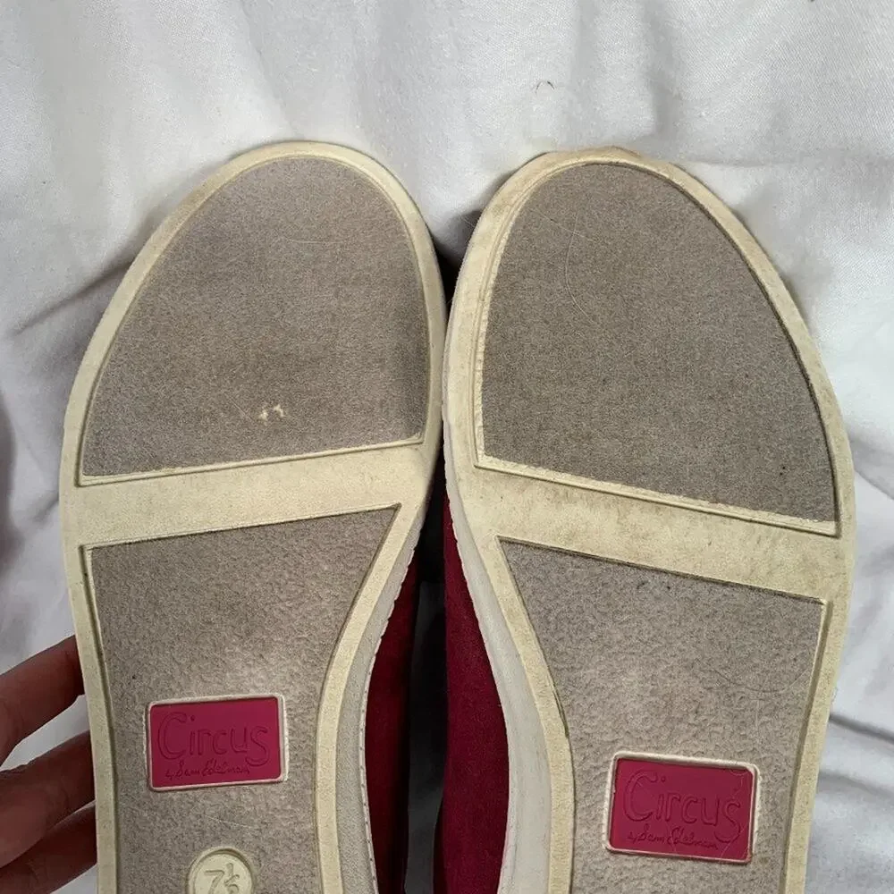 Sam Edelman Circus Carmela Womens Size 7 Sneaker Cranberry Shoes Pom Poms